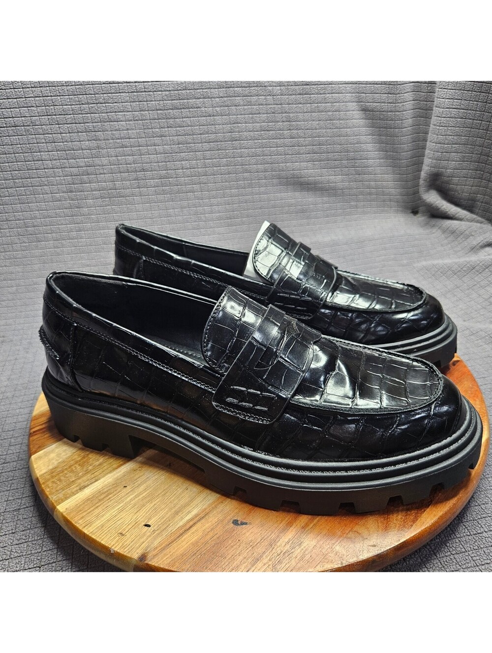 JustFab Flats Women’s Black US 9 Croc Embossed Lug Sole Platform Loafer